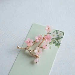 色が変わる　桜とローズクォーツのブローチ　 10枚目の画像