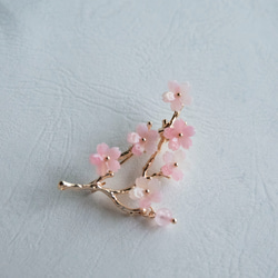 色が変わる　桜とローズクォーツのブローチ　 8枚目の画像