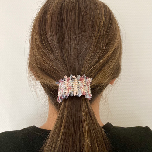 再販♡ 人気✧‧˚ツイード✖️フラワー(すみれ色)  ハンドメイドポニーフック ツイード フリンジ ポニーフック ポニーフック・ヘアカフス fwg34 通販