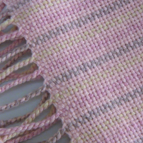 草木染毛糸の手織りマフラー　Ｍ-136 6枚目の画像
