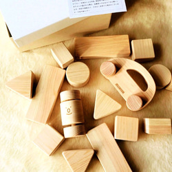 木製 ･ 赤ちゃん の おもちゃ セット(  積み木  と、ラトルと、くるま)【出産祝い】【ハーフバースデー】 11枚目の画像