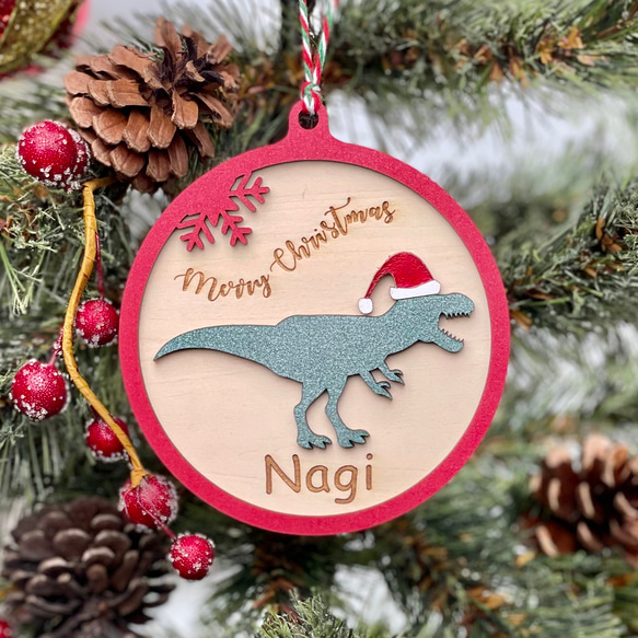 恐竜たちのクリスマス　名入れ　クリスマスオーナメント　ティラノサウルス 5枚目の画像