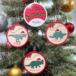 恐竜たちのクリスマス　名入れ　クリスマスオーナメント　ティラノサウルス 1枚目の画像