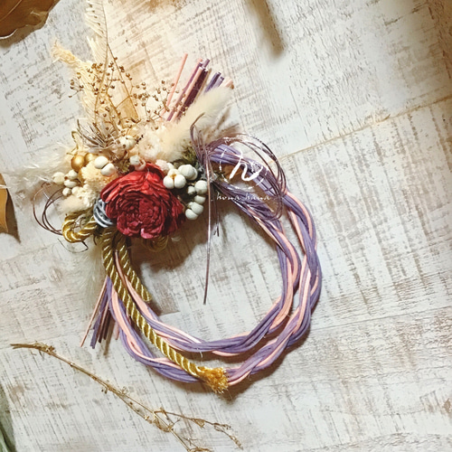 お正月ハンドメお正月幸せしめ縄リース❤︎ ソーラーローズレッドを