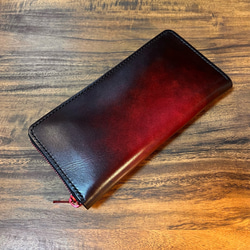 赤い金属ファスナー財布 / 革の手染め ワイン（赤+茶） 2枚目の画像