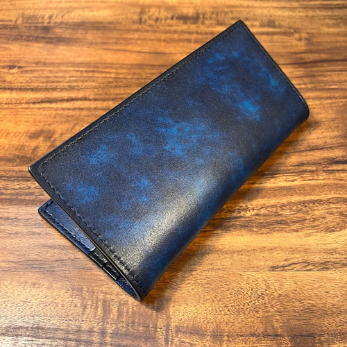 内装染色- 二つ折り長財布 / ブルー（青+紺） 長財布（メンズ） 革工房