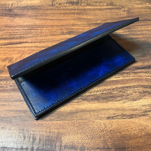 内装染色- 二つ折り長財布 / ブルー（青+紺） 長財布（メンズ） 革工房