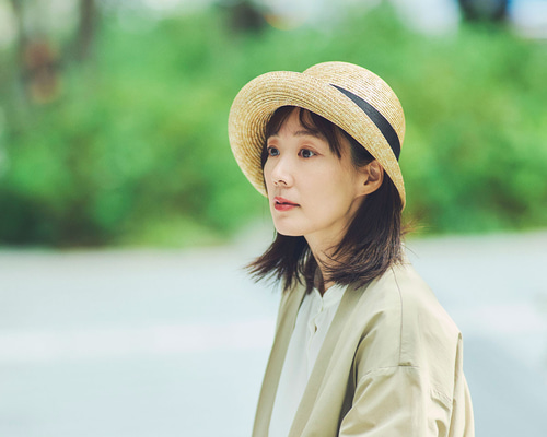 HIAND ベージュ 麦わら帽子 黒いリボン付　ハイアンド HIAND ベージュ 麦わら帽子 黒いリボン付 ハイアンド HIAND