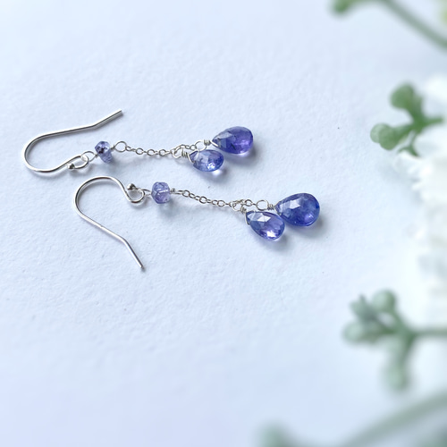 【みゆゆ】✳︎SALE✳︎宝石質タンザナイト枠留めイヤリング みゆゆ】✳︎SALE✳︎宝石質タンザナイト枠留めイヤリング 楽天