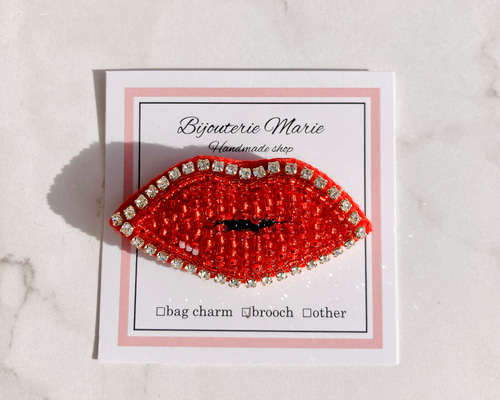 ビーズ刺繍ブローチ ✳︎ぷっくりリップ(RED)✳︎ /唇/リップ/大人