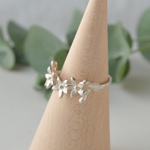 みかんの花のリング 指輪・リング eotas(イオタス) 通販 12990328