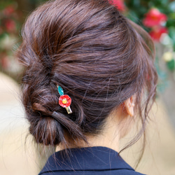 椿のヘアクリップ 3枚目の画像