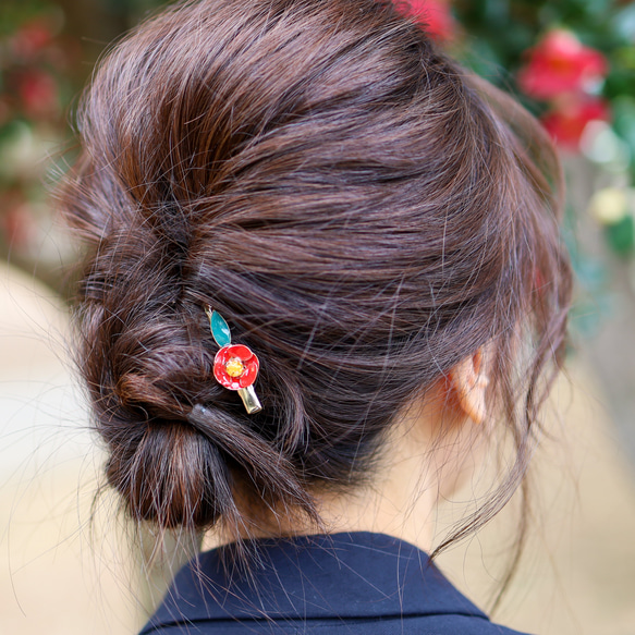 椿のヘアクリップ 3枚目の画像
