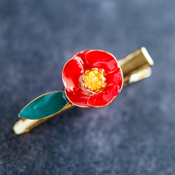 椿のヘアクリップ 1枚目の画像