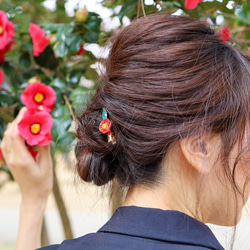 椿のヘアクリップ 4枚目の画像