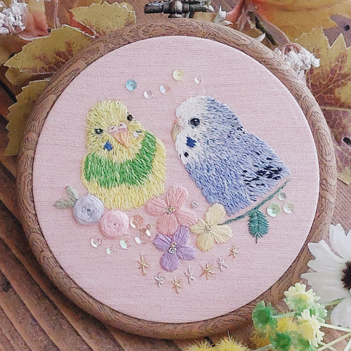 n*u様 ハンドメイド刺繍フレーム　金魚とアメショ さん 受注生産】『インコ刺繍‎◌ずっと一緒に…♡刺繍フレーム(大