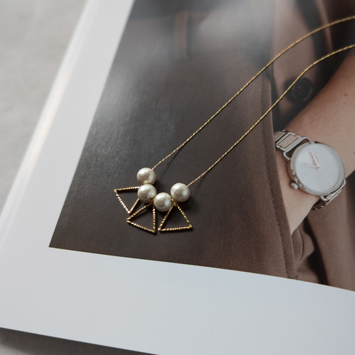 2025.4.11全て見通すホルスの目 糸魚川ロウカン白翡翠 ネックレス  