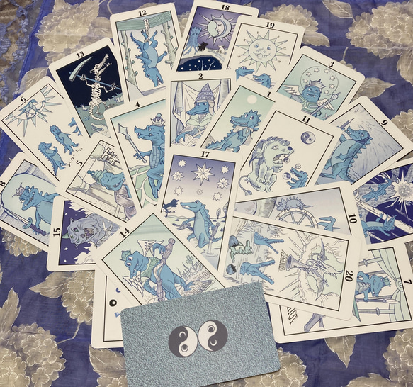 青いワニのタロットカード　BLUE CROCODILE TAROT CARD 2枚目の画像
