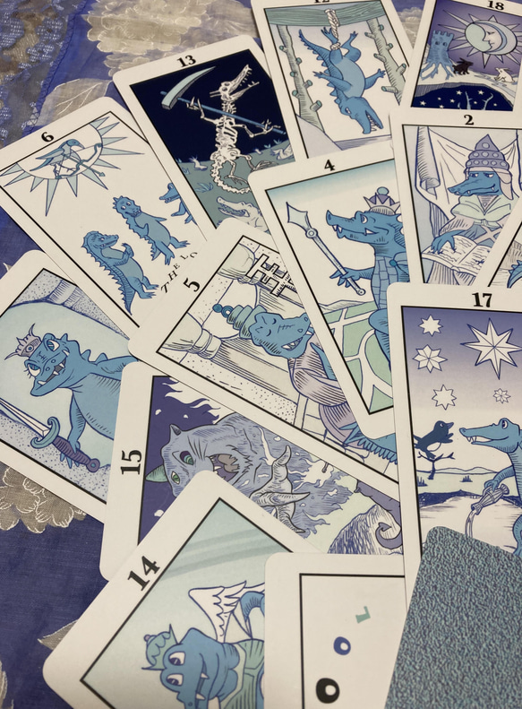青いワニのタロットカード　BLUE CROCODILE TAROT CARD 3枚目の画像