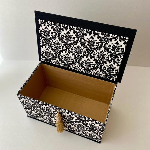 カルトナージュ マスク収納ボックス ダマスク柄 黒×白 布箱 フリー
