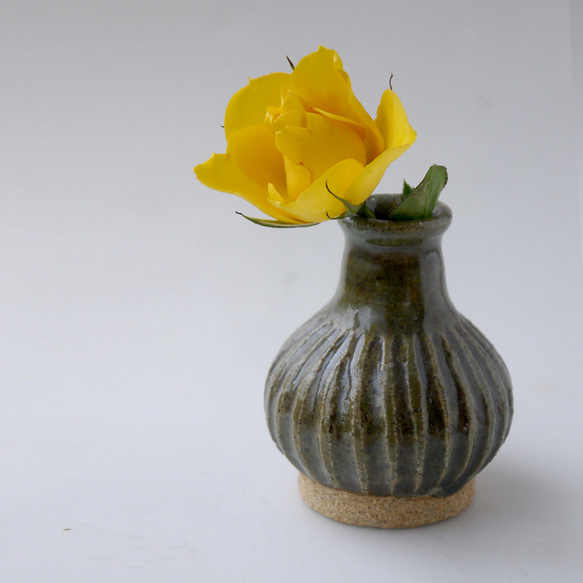 小花瓶「筱木織部」（陶瓷花瓶） 第1張的照片