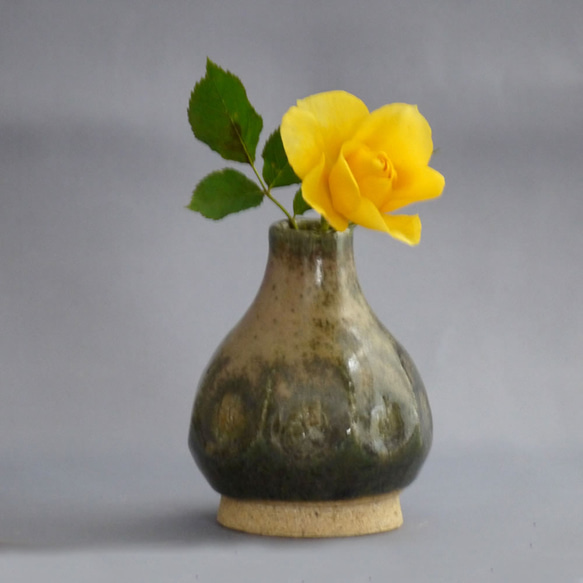 &lt;creema Limited&gt;小花瓶「Beveled Oribe」（陶瓷花瓶） 第3張的照片