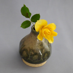 &lt;creema Limited&gt;小花瓶「Beveled Oribe」（陶瓷花瓶） 第2張的照片