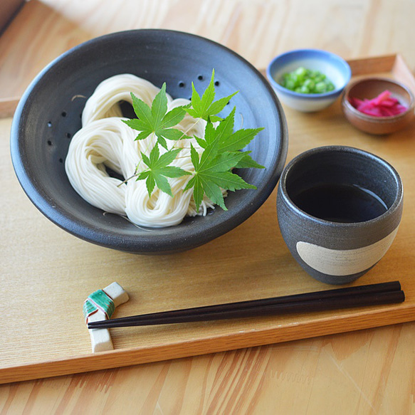 蕎麥麵杯/黑色釉面陶瓷（可放入微波爐、烤箱和洗碗機） 第4張的照片
