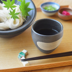 蕎麥麵杯/黑色釉面陶瓷（可放入微波爐、烤箱和洗碗機） 第1張的照片