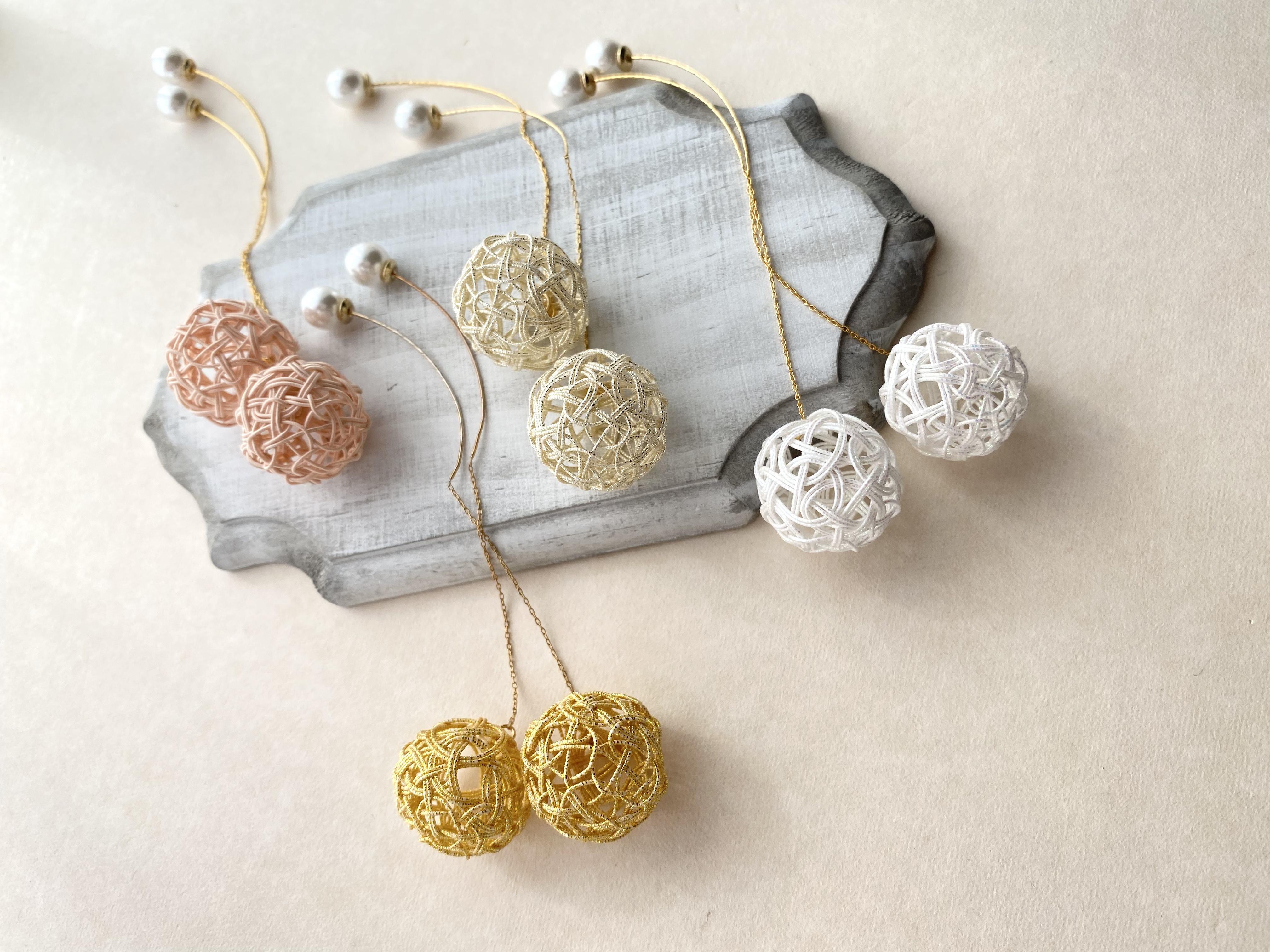 knot   小毬の耳飾り　プラチナ濃ゴールド