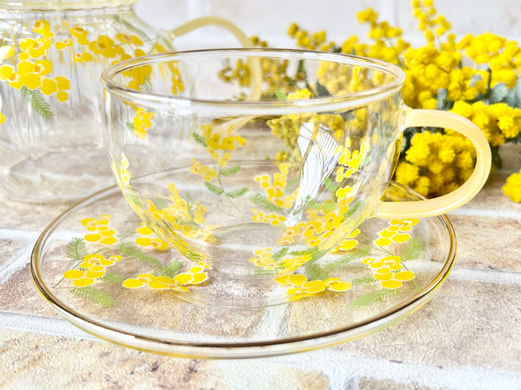 【名入れギフト】ミモザの耐熱ガラスティーポット&ティーカップ・ソーサーのSET 2枚目の画像