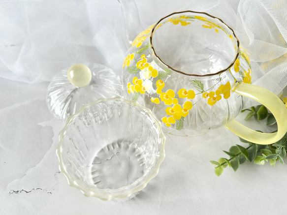 【名入れギフト】ミモザの耐熱ガラスティーポット&ティーカップ・ソーサーのSET 4枚目の画像