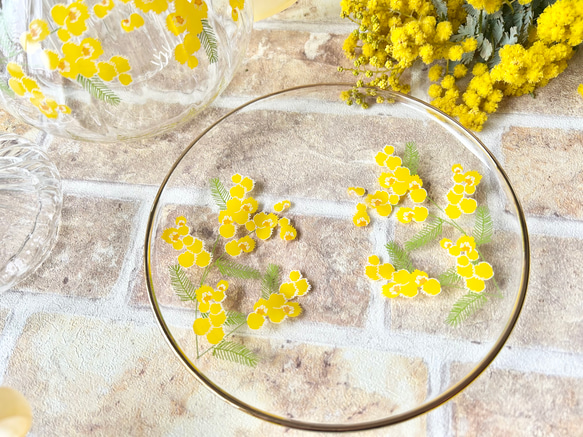 【名入れギフト】ミモザの耐熱ガラスティーポット&ティーカップ・ソーサーのSET 6枚目の画像