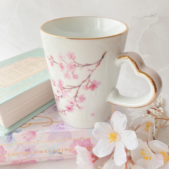 桜と蝶のくすみピンクマグカップ 2枚目の画像