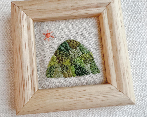 山の刺繍画 blackbrick_official さんに数点ではありますが納品させて