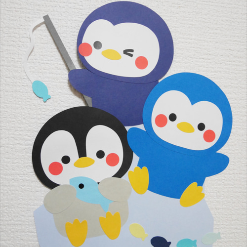 ペンギン三兄弟のプチ壁面飾り♪ 切り絵 yururi 通販 13009245｜Creema