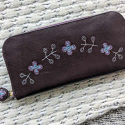 刺刺繍革財布『すみれ』艶D-BROWN（牛革）ラウンドファスナー型☆Slim☆ 5枚目の画像