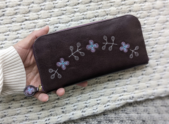 刺刺繍革財布『すみれ』艶D-BROWN（牛革）ラウンドファスナー型☆Slim☆ 1枚目の画像