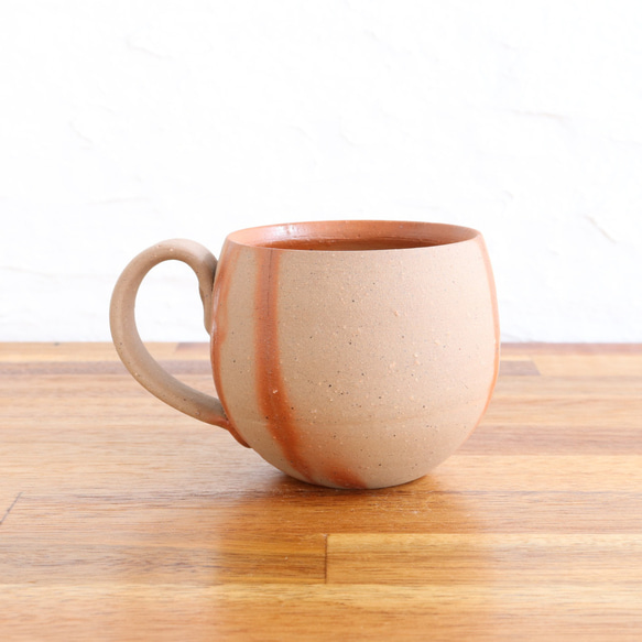 備前焼　丸いコーヒーカップ【緋襷】【B】〈陶器・コーヒーカップ・コップ〉 2枚目の画像