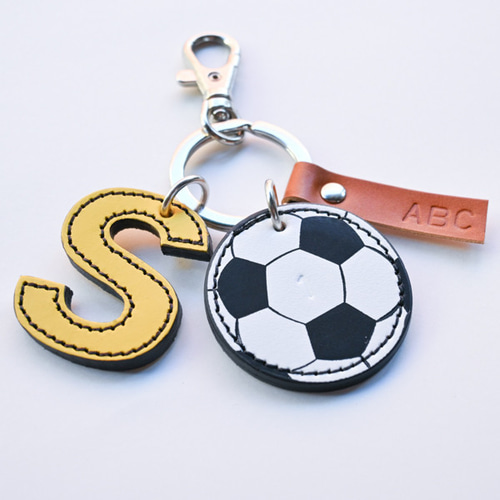限定セール】卒業・卒団記念に！[サッカーボールキーホルダー] 背番号