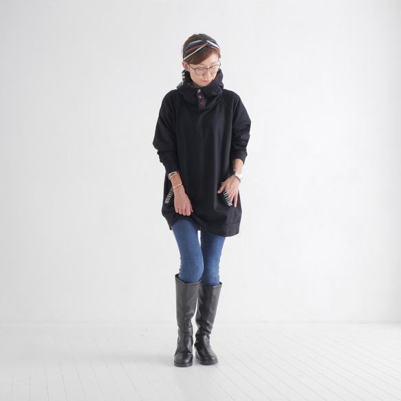 翻新再次上架 x 3 * 露肩高領衫 * 花卉鉤邊連帽衫 * 抓絨內襯 * 套頭衫 * 連帽衫 * 黑色 第2張的照片