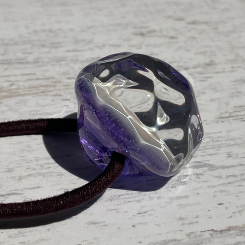 光の波 〜 アメジストパープル色の海のカケラ ～ 硝子の髪留め