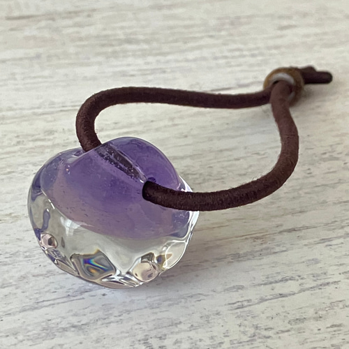 光の波 〜 アメジストパープル色の海のカケラ ～ 硝子の髪留め