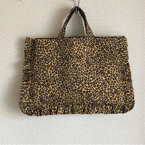 長方形のクッションみたいな フリルトートバッグ Sサイズ ヒョウ