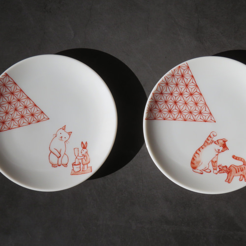 虎の絵柄 陶器小皿 木箱付き 虎の絵柄 陶器小皿 木箱付き 虎の絵柄 陶器小皿 木箱付き