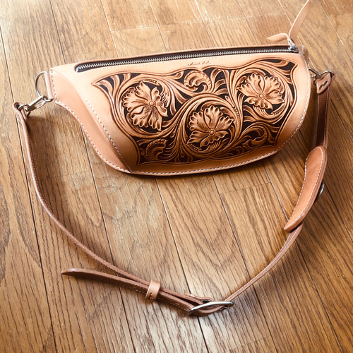 希少 SAAD カービング 本革 レザー ボディバッグ 希少 SAAD カービング 本革 レザー ボディバッグ - メルカリ