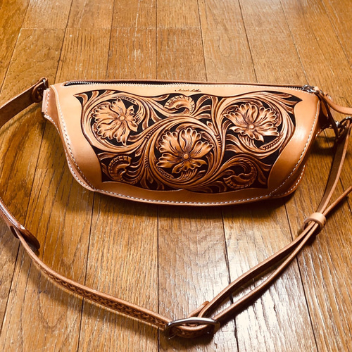 ボディバッグ 本革 カービングボディバッグ BODY BAG ボディ