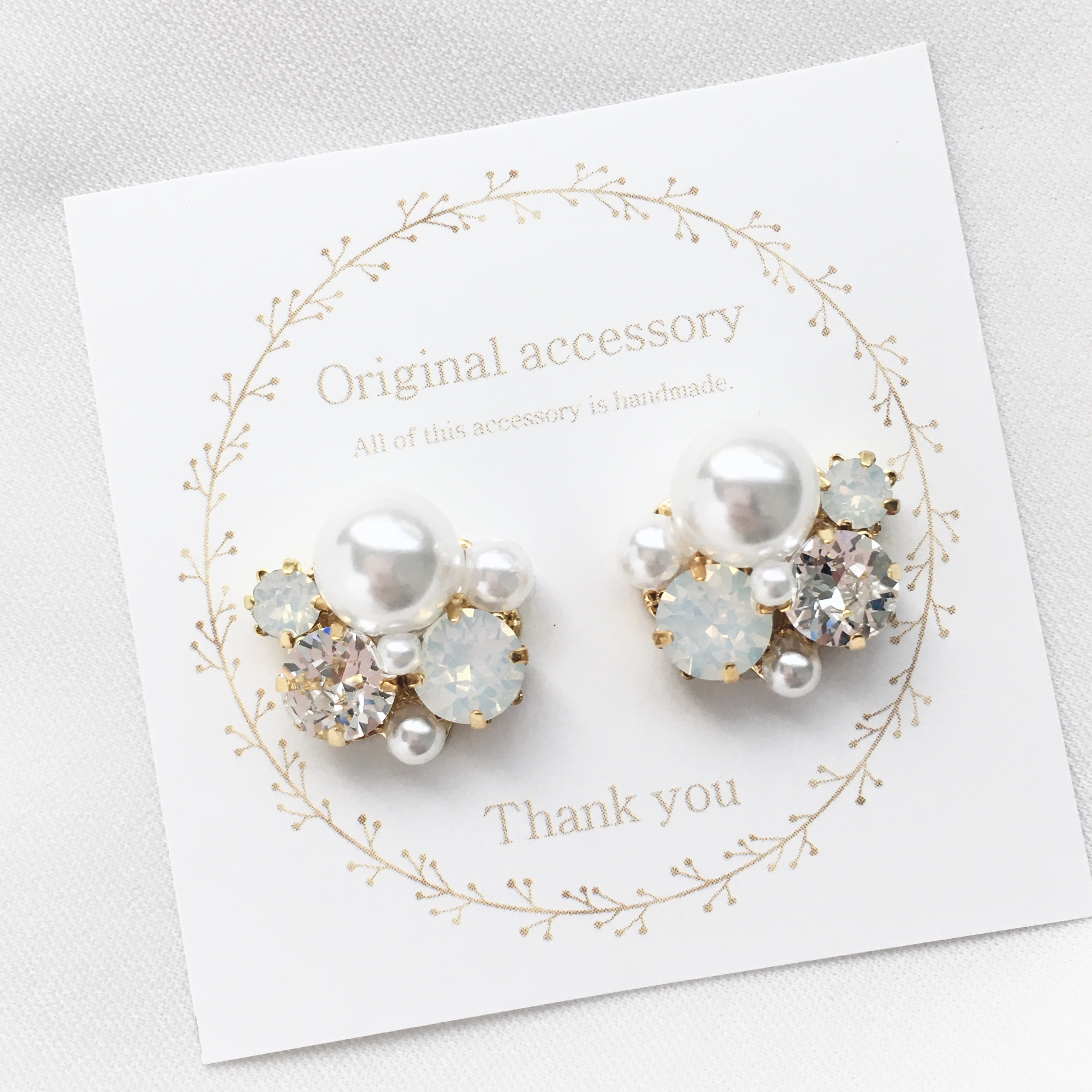 オパール クリスタル ビジュー ピアス イヤリング ［ 結婚式 お呼ばれ ウェディング ］        Ω