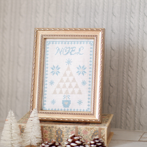 クロスステッチ図案 キラキラ輝く雪の結晶 ホワイトクリスマスなクロス