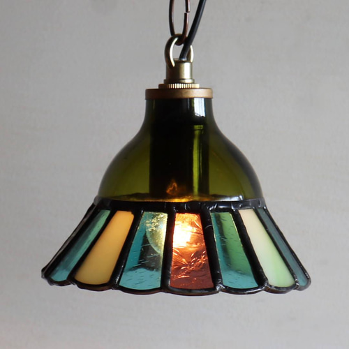 モスグリーン・緑 ステンドグラスミニペンダントライト花型｜吊